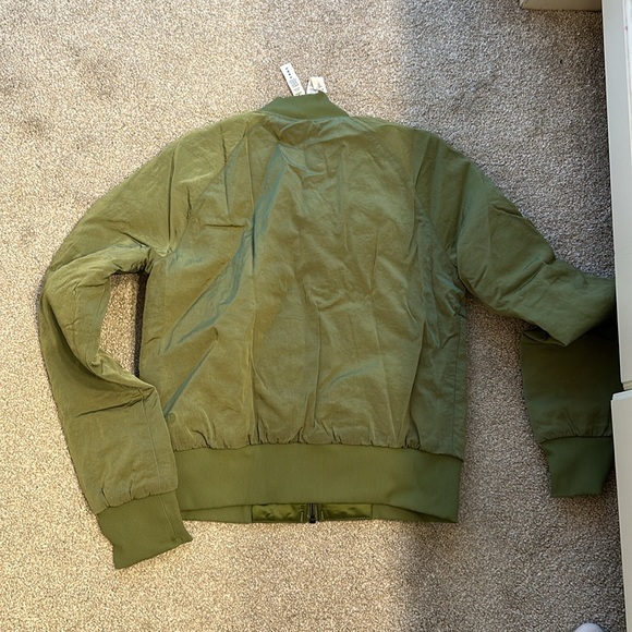 lululemon jacket - Picture 3 of 4